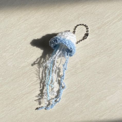 Scrap Yarn Ideas, Crochet Jellyfish Keychain, Crochet Jellyfish Pattern, Jellyfish Crochet Pattern, Crochet Jellyfish, Crocheted Jellyfish, Yarn Ideas, Scrap Yarn, Crochet Keychain Pattern