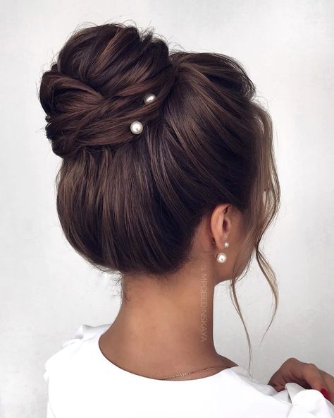 Bride Hairstyles Updo, Wedding Hair Brunette, Summer Hairstyles For Long Hair, Wedding Hair Up, Bridal Hair Updo, Trendy Wedding Hairstyles, Wedding Hair Inspiration, Hair Up Styles, Hairstyles For Long Hair