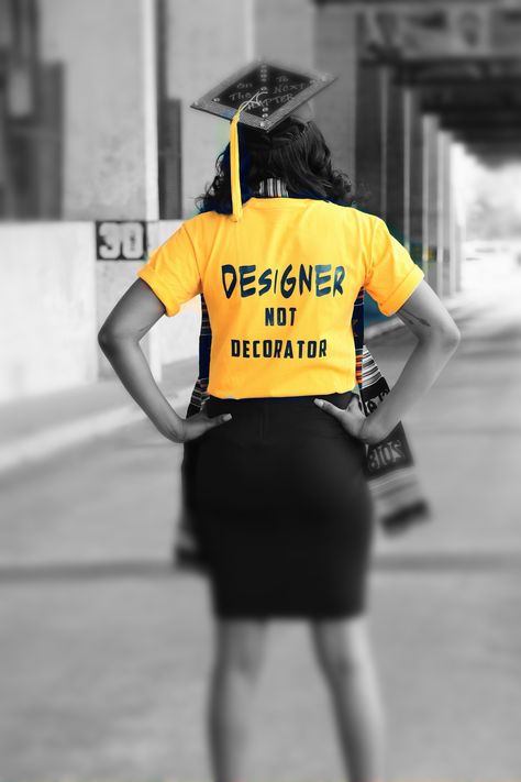 Interior Design Graduation Pictures, Fashion Design Graduation Photoshoot, Interior Design Graduation, Graduate Outfit, Casual Custom Print T-shirt For Graduation, Customizable Black T-shirt For Graduation, Graphic Tee T-shirt For Graduation, Grad Pics, Graduation Decorations