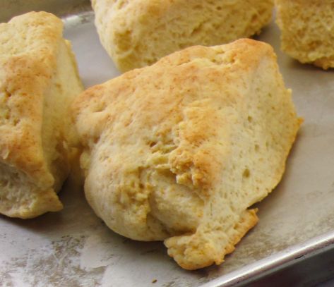 Oil Biscuits Recipe, Oil Biscuits, Olive Oil Biscuits, Quick Biscuits, Whole Wheat Biscuits, Sour Cream Biscuits, Baking Powder Biscuits, Olive Oil Bread, Milk Biscuits