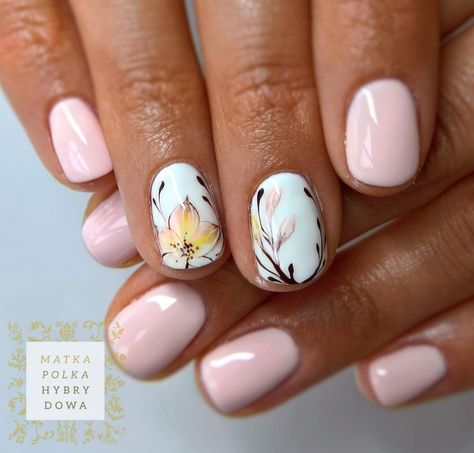 Flower Manicure Ideas, Unghie Nail Art, Floral Nail Designs, Cute Spring Nails, Floral Nail, Floral Nail Art, Spring Nail Art, Art Flowers, Floral Nails