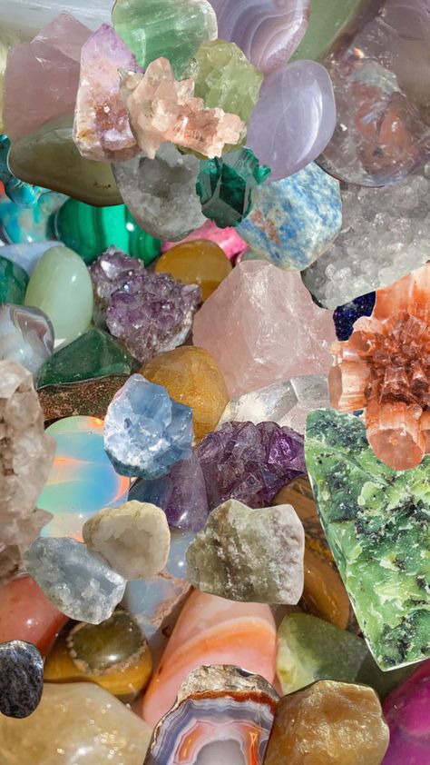 crystal girls #crystal #aesthetic #tumbled #collage Stone Aesthetic Wallpaper, Cuarzos Aesthetic, Aesthetic Crystal Wallpaper, Crystal Vibes Aesthetic, Crystal Wallpaper Aesthetic, Crystals Aesthetic Wallpaper, Crystal Aesthetic Wallpaper, Gemstones Aesthetic, Gems Aesthetic