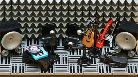 Sound proof recording room Lego Reference, Lego Music, Lego Desk, Recording Room, Batman Statue, Lego Furniture, Lego Boards, Lego Christmas, Brick In The Wall