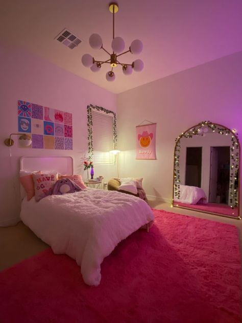 Pink Rug In Bedroom, Pink Large Bedroom, Hot Pink Rug Bedroom, Hot Pink Bedroom Aesthetic Preppy, Hot Pink Aesthetic Room Decor, Hot Pink Room Decor Bedroom Ideas, Pink Bedrooms Aesthetic, White And Hot Pink Bedroom, Hot Pink Preppy Room