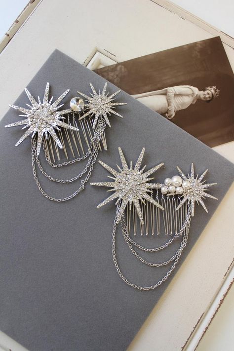 Hair Chain Wedding, Celestial Hair, Snowflake Hair, Era Victoria, Headpiece Wedding Hair, Prom Hair Accessories, Art Deco Hair, Wedding Hair Head Piece, Star Snowflake