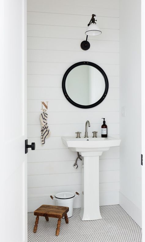 Design the Perfect Farmhouse Bathroom with these 8 Must Have - Get the Fixer Upper style by following these 8 design elements and decor in your small bathroom, powder room or Guest Bath! | https://heartenedhome.com #farmhousebathroom #farmhousestyle #powderroom Farmhouse Powder Room, Pedestal Sink Bathroom, Classic Bathroom Design, French Country Bathroom, Bathroom Farmhouse Style, Cottage Bathroom, Powder Room Design, Fixer Upper Style, Classic Bathroom