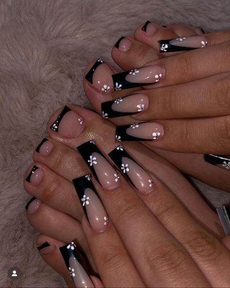 Black And White Nail, Black And White Nail Designs, Acrylic Toe Nails, Black Acrylic Nails, Nagel Tips, Easy Nails, Girly Acrylic Nails, French Acrylic Nails, Classy Acrylic Nails