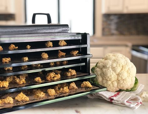 Cauliflower Popcorn Recipe Dehydrated Cauliflower, Cauliflower Popcorn, Excalibur Dehydrator, Orange Cauliflower, Preserving Vegetables, Food Dehydration, Food Dehydrators, Popcorn Recipe, Head Of Cauliflower