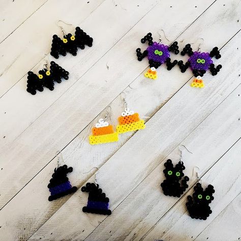 Halloween Perler Beads Earrings, Halloween Perler Earrings, Spider Perler Beads, Perler Bead Earrings Patterns, Fall Perler Bead Patterns, Perler Beads Halloween, Perler Bead Jewelry, Halloween Perler Bead Patterns, Perler Beads Earrings