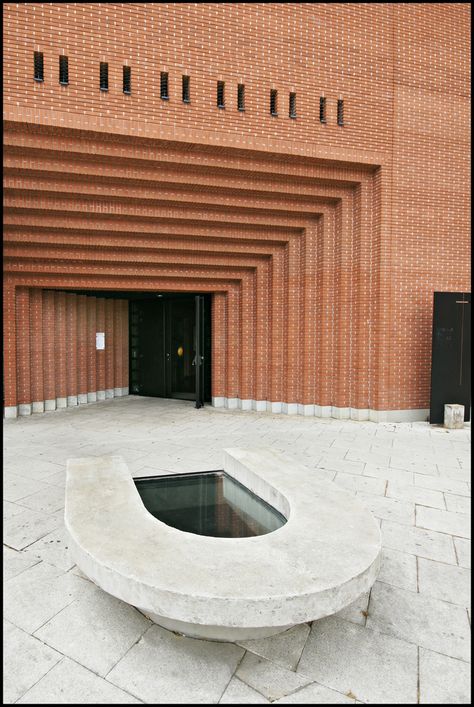 Cathedral in Evry France. Mario Botta 1988-1995 Cabbage Tree, Mario Botta, Brick Detail, Brick Art, Facade Architecture Design, Brick Architecture, Architecture Building Design, Renzo Piano, The Resurrection