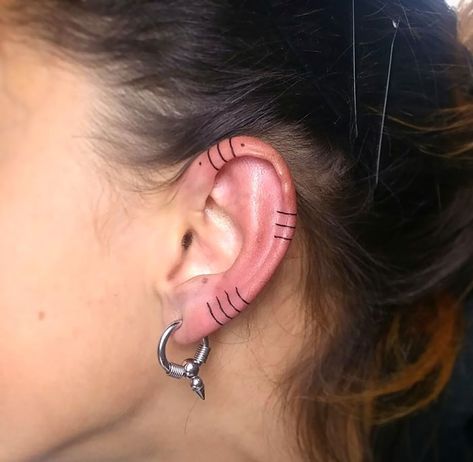 Minimalist Ear Tattoo Stripe Tattoo, Symbols Of Strength Tattoos, Barbed Wire Tattoos, Snake Ears, Branch Tattoo, Head Tattoos, Snake Tattoo, Tattoo Trends, The Ear