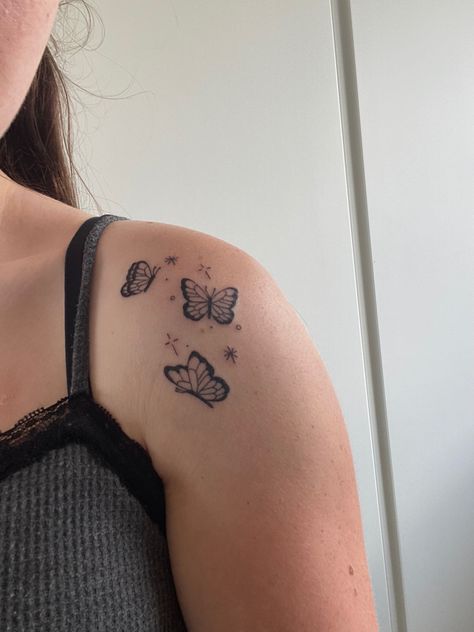 Front Shoulder Tattoos For Women, Butterfly Tattoo Shoulder, Butterfly Shoulder Tattoo, Tattoo Types, Watercolor Butterfly Tattoo, Front Shoulder Tattoos, Butterfly Tattoo Ideas, Butterflies Tattoo, Tattoo On Shoulder