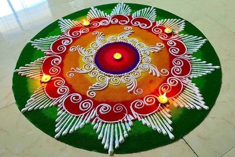 Diwali Rangoli Circle, Powder Rangoli Designs, Rangoli In Circle Design, Big Circle Rangoli Design, Diwali Sanskar Bharti Rangoli, Rangoli Big Designs Diwali, Circle Rangoli Designs Diwali Simple, Rangoli Circle Designs, Diwali Rangoli Sanskar Bharti