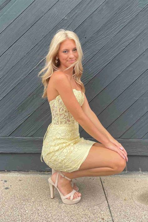 Short Fitted Homecoming Dresses, Lace Hoco Dresses Short, Light Orange Homecoming Dress, Gorgeous Homecoming Dresses, Rare Hoco Dresses, Hoco Dresses Tight Corset, Different Homecoming Dresses, Vibrant Hoco Dress, Sweetheart Neckline Hoco Dress