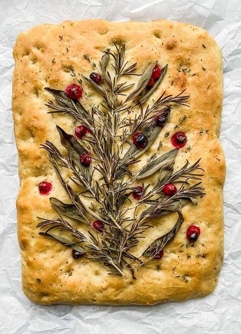 Focaccia Christmas, Decorated Focaccia Bread, Decorated Focaccia, Fancy Bread, Christmas Tree Bread, Gluten Free Focaccia, Foccacia Bread, Church Fellowship, Focaccia Bread Recipe