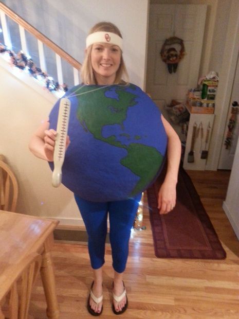 Globe Halloween Costume/Geography Lesson: 7 Steps (with Pictures) Planet Costume, Hotdog Costume, Space Crafts For Kids, Around The World Theme, Girls Run The World, Culture Day, Geography Lessons, Costume For Halloween, A Globe