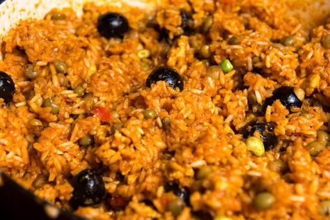 Gandule Rice Recipe Hawaii, Gandule Rice, Arroz Con Gandules Recipe, Arroz Con Gandules, Puerto Rican Dishes, Rican Food, Puerto Rican Recipes, Island Food, Hawaiian Food