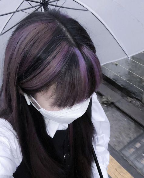 Dyed Hair Purple, Korean Hair Color, Hair Color Underneath, Hair Color Streaks, Hair Streaks, Dyed Hair Inspiration, Split Hair, Pretty Hair Color, Hair Stylies