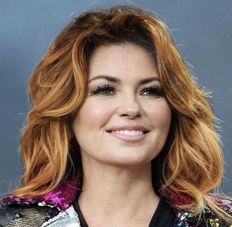 shania twain  red hair Increase Womens Libido, Shania Twain Hair, Shaina Twain, 1980s Hair, Female Libido, Spiritual Artwork, Shania Twain, Universal Music Group, Country Music