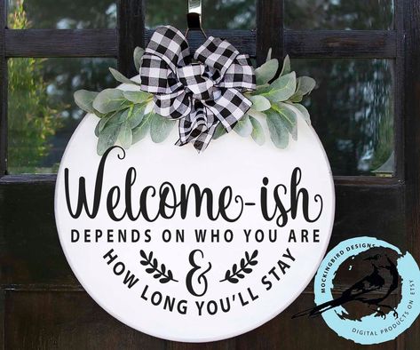 Sign Svg Free, Round Door Signs, Round Welcome Sign, Welcome Sign Svg, Welcome Svg, Wooden Signs Diy, Door Signs Diy, Round Wood Sign, Round Door