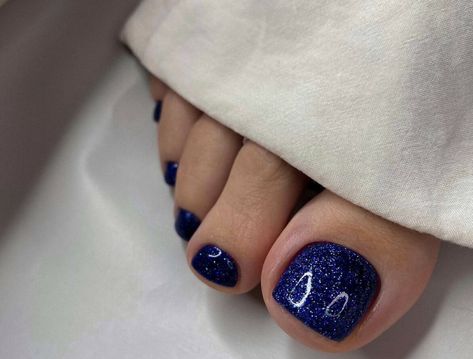 Sparkly Toenails, Blue Pedicure, Sparkly Nail Designs, Sparkly Toe Nails, Blue Toe Nails, Red Pedicure, Nail Picking, Pedicure Designs Toenails, Blue Toes