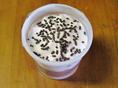 Review: KFC - Little Bucket Chocolate Creme Parfait | Brand Eating Mason Jar Desserts, Chocolate Creme, Food Chains, Dessert In A Jar, Fast Food Chains, New Menu, Menu Items, Copycat Recipes, New Recipes