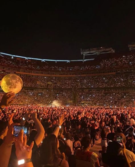 Weekend Concert Aesthetic, Concerts Vision Board, Vision Board Concerts, The Weeknd Aesthetic Concert, Vision Board Concert, Vision Board Music, The Weeknd Concert Aesthetic, Concert Vision Board, Concert Vibes Aesthetic