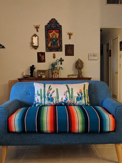 Serape Decor Living Room, Mexican Culture Home Decor, Modern Mexican Design Interior, Living Room Mexican Decor, Latino Living Room, Boho Mexican Decor Bathroom, Mexico Aesthetic Decor, Mexican Boho Decor Hacienda Style, Mexico House Decor