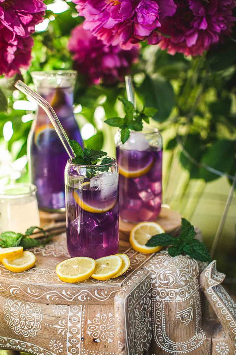 Butterfly Pea Lemonade, Pea Flower Lemonade, Butterfly Pea Flower Lemonade, Flower Lemonade, Butterfly Pea Tea, Butterfly Pea Flower Tea, Perfect Summer Drink, Colorful Drinks, Lavender Lemonade