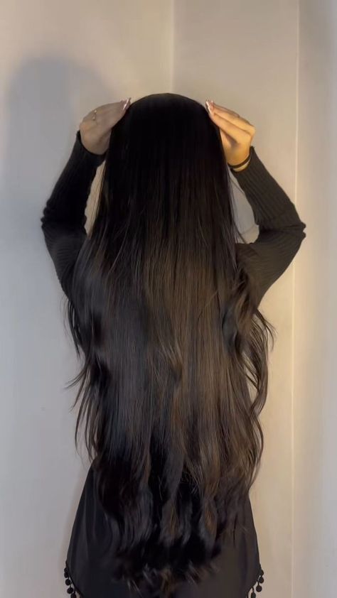 Long Luscious Hair, Shiny Black Hair, Black Hair Aesthetic, Textured Curly Hair, Long Hair Tips, Really Long Hair, Luscious Hair, Long Dark Hair, Long Black Hair