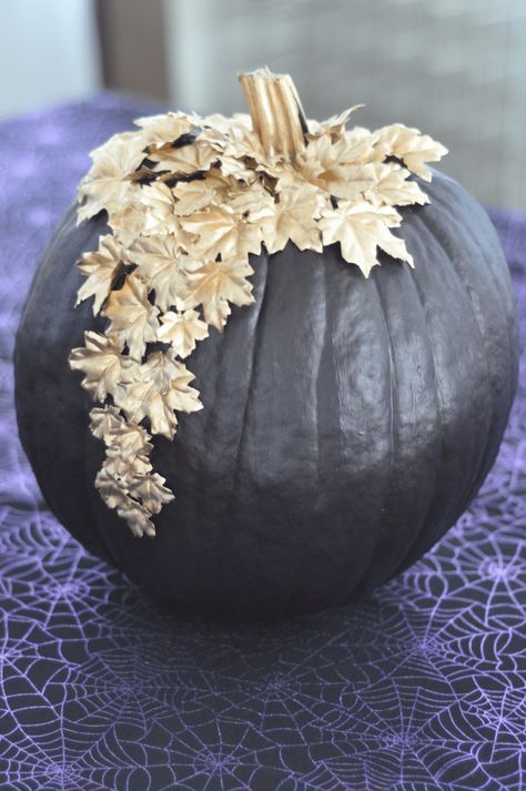 Diy Halloween Pumpkins, No Carve Pumpkin Decorating Ideas, No Carve Pumpkin, No Carve Pumpkin Decorating, Pumpkin Decorating Ideas, Labu Halloween, Pumpkin Fall Decor, Pumpkin Centerpieces, Fall Thanksgiving Decor