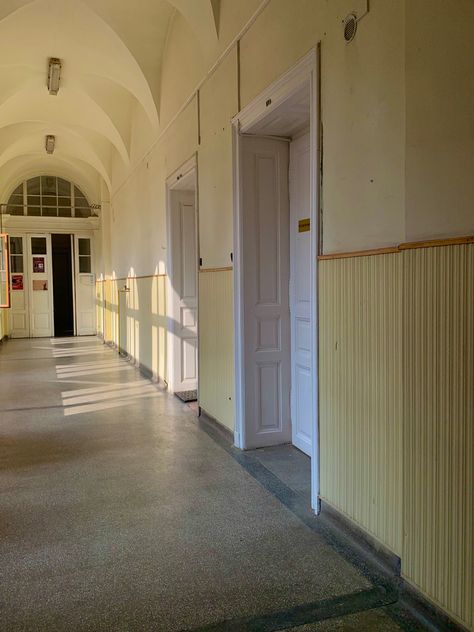 #hallway #historical #academia #lightacademia #sun #windows #academiacore #aesthetic Light Academia, Old Building, Hallway, Garage Doors, Architecture, Building, Outdoor Decor, Home Decor