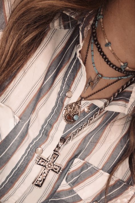 Western Jewelry Outfit, Western Layered Necklaces, Western Cross Necklace, Western Fashion Jewelry, Country Fits, Western Fits, Necklace Stack, Cowgirl Bling, Western Necklaces