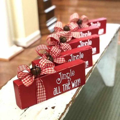 Christmas Blocks, Holiday Hostess Gifts, Christmas Friends, Rustic Holiday Decor, Easy Christmas Gifts, Christmas Wood Crafts, 12 December, Rustic Holiday, Easy Christmas Diy