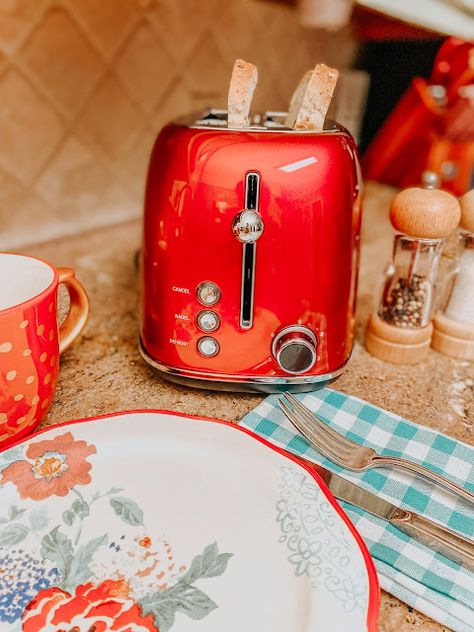 Red Toaster, Red Appliances, Retro Kitchen Appliances, Retro Toaster, Kitchen Devices, Vintage Inspired Kitchen, Retro Appliances, My New Home, 2023 Vision