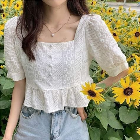 Stylish Tops Fashion, Linen Style Fashion, Traditional Dresses Designs, Fashion Top Outfits, Fashion Tops Blouse, Myanmar Dress, Everyday Fashion Outfits, Korean Fashion Dress, Casual Day Outfits