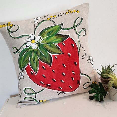 Large Strawberry Hand-painted Pillow Cover - Etsy Canada Hand Painted Pillows Ideas, Hand Painted Pillow Covers, Hand Painted Pottery Strawberries, Strawberry Pillow Pattern, Handpainted Pillow Cover, Strawberry Pillow, Hand Painted Pillows, Strawberry Gifts, Strawberry Decorations