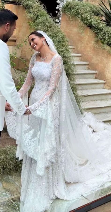 Puffy Arm Wedding Dress, Persian Wedding Dress Traditional, Wedding Modest Dresses, Traditional Spanish Wedding Dress, Spanish Wedding Dress Mexican Style, Iranian Wedding Dress, Middle Eastern Wedding Dress, Persian Wedding Dress, Albanian Wedding Dress