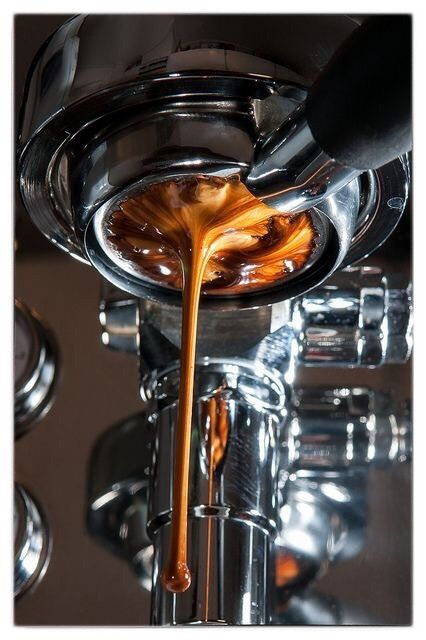 Best Espresso Machine, Coffee Varieties, Best Espresso, Coffee Photography, Espresso Maker, Espresso Machines, Coffee Drinkers, Blended Coffee, Coffee Cafe