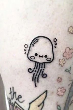 Squishy Tattoo, Octopus Henna Tattoo, Henna Designs Octopus, Henna Tattoo Sea Animals, Squid Tattoo Cute, Cute Sea Animal Tattoos, Mini Octopus Tattoo, Animal Henna Designs, Cute Octopus Tattoo