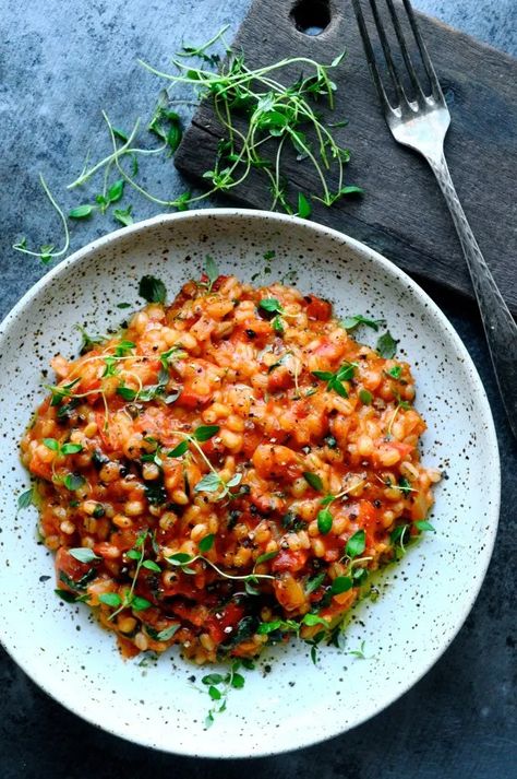 Pearl Barley Risotto with Tomato and Parmesan Healthy Risotto Recipes, Healthy Risotto, Barley Risotto, Barley Recipe, Tomato Risotto, Pumpkin Risotto, Nordic Kitchen, Pearl Barley, Risotto Recipes