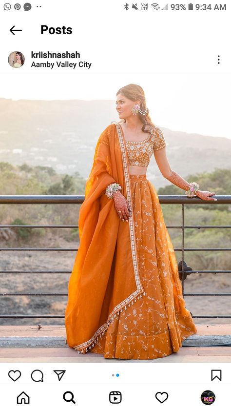 Orange Indian Outfit, Reception Couple, Bridesmaid Dresses Indian, Bridal Entry, Orange Lehenga, Orange Bridesmaid Dresses, Dressing Ideas, Indian Outfits Lehenga, Reception Lehenga