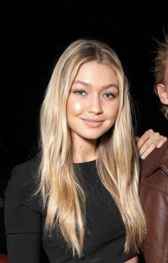 Gigi Hadid Blonde Highlights, Gigi Hadid Blonde Hair, Gigi Hadid Blonde, Young Gigi Hadid, Bunny Pretty, Gigi Hadid Hair, Blonde Singer, Summer Blonde Hair, Bottle Blonde