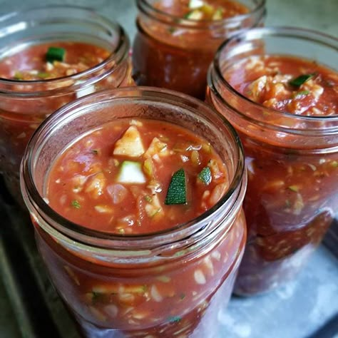 This Homemade Zucchini Tomato Sauce recipe is featured in the Canning along with many more Zucchini In Tomato Sauce Recipes, Zucchini Tomato Sauce, Canning Pasta Sauce, Canning Zucchini, Canned Tomato Recipes, Zucchini Pasta Sauce, Canned Zucchini, Canned Salsa, Zucchini Salsa