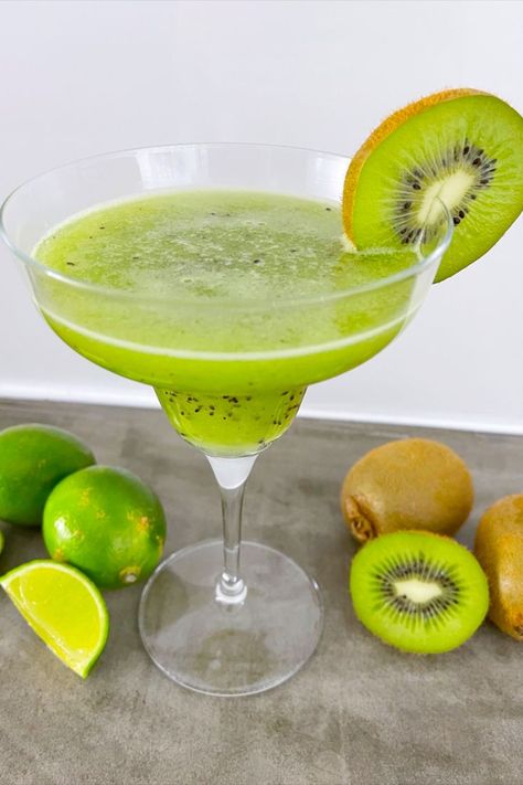 Kiwi Smash Cocktail or Mocktail – good for you good for a party! Kiwi Mocktail, Punch Cocktails, Cocktail And Mocktail, Break The Rules, 5 Elements, Mocktail Recipe, Places In The World, Cooking Method, Mocktails