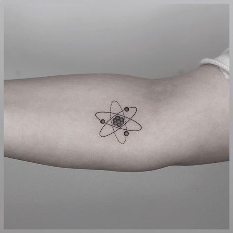 240+ Brilliant Science Tattoo Ideas and Designs (2024) - TattoosBoyGirl Sombras Tattoo, Sherlock Tattoo, Atomic Tattoo, Tahitian Tattoo, Atom Tattoo, Chemistry Tattoo, Science Tattoo, Geometric Line Tattoo, Mario Tattoo