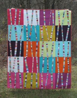 crazy mom quilts: bright birch trees.  One strip is only 1/2" wide!  Made with crumbs in a wonky fashion - adorable!! Tree Quilt Pattern, Crumb Quilt, Quilt Pattern Download, Quilt Modernen, Crazy Mom, String Quilts, Tree Quilt, Strip Quilts, Nine Patch