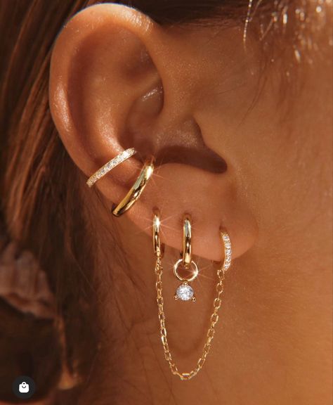 Ear Piercing Ideas 4 Holes, Stacked Earrings Aesthetic, Ear Inspiration Piercing, Eating Stack, Earring Inspo Gold, Ušný Piercing, Icon Jewelry, Earring Inspo, Piercing Inspo