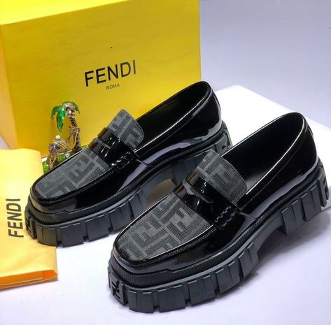 Best Men Shoes, Fendi Shoes Men, Best Sneakers For Men, Best Sandals For Men, Men Shoes Casual, Gents Shoes, Classy Outfits Men, Black Men Fashion Casual, Gentleman Shoes