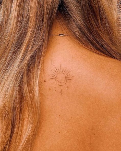 Line Sun And Moon Tattoo, Tattoo Ideas Boho, Small Sun And Moon Tattoo, Boho Tattoo Ideas, Sun And Moon Tattoo Ideas, Tattoo 2022, Upper Back Tattoos, Sun And Moon Tattoo, Boho Tattoos